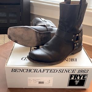 Frye men’s harness pull on boots, well cared for with little wear.